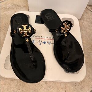 Tory Burch split sandals sz 7